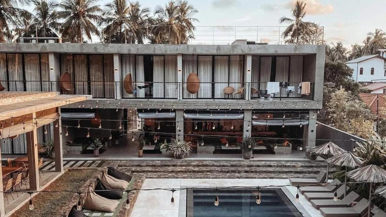 The Salty Pelican Yoga & Surf Retreat Dikwella Sur Exterior foto
