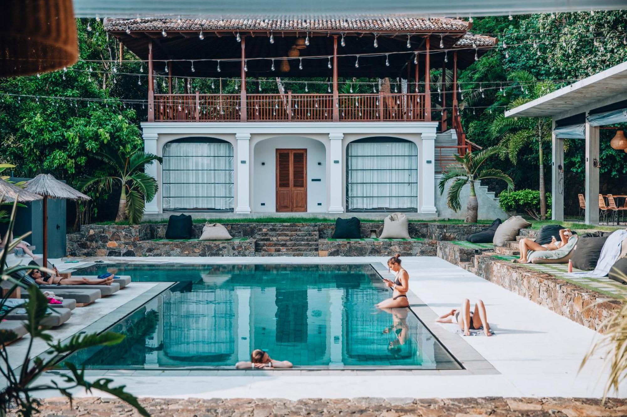 The Salty Pelican Yoga & Surf Retreat Dikwella Sur Exterior foto